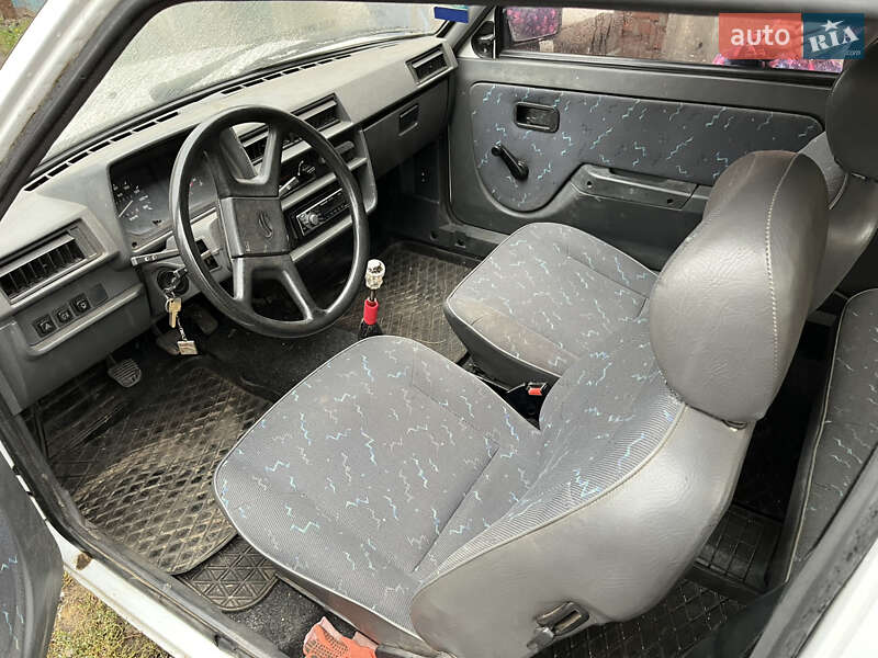 Хетчбек ЗАЗ 1102 Таврія-Нова 2000 в Рогані