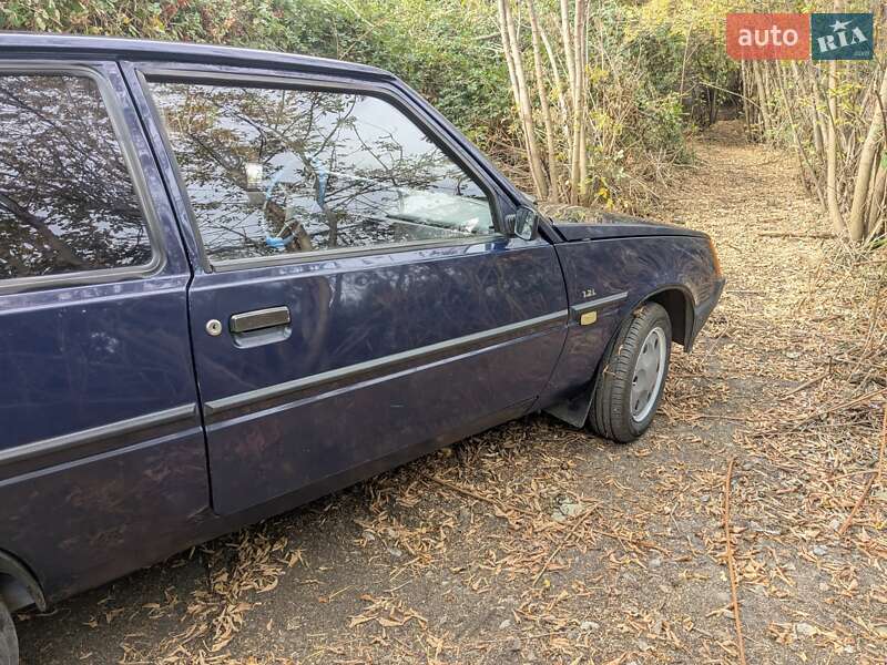 Хэтчбек ЗАЗ 1102 Таврия-Нова 2004 в Вольнянске