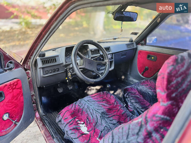 Хэтчбек ЗАЗ 1102 Таврия-Нова 2000 в Запорожье