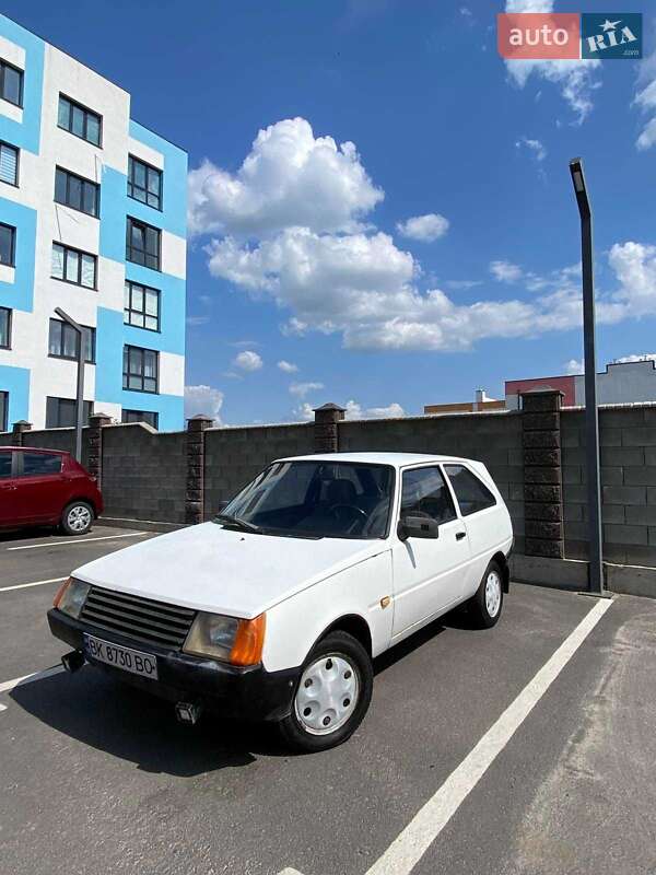 Хэтчбек ЗАЗ 1102 Таврия-Нова 2001 в Ровно