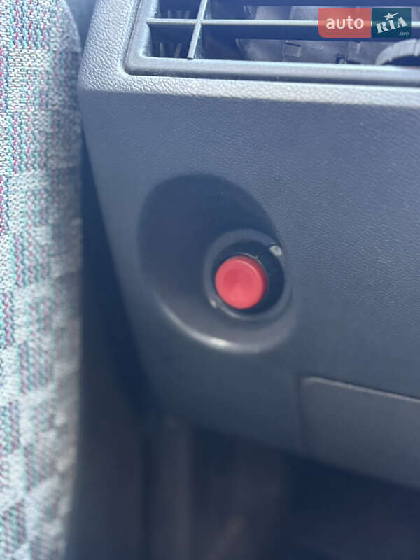 Хэтчбек ЗАЗ 1102 Таврия-Нова 2000 в Киеве