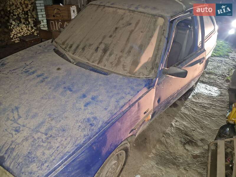 Хэтчбек ЗАЗ 1102 Таврия-Нова 1998 в Ужгороде