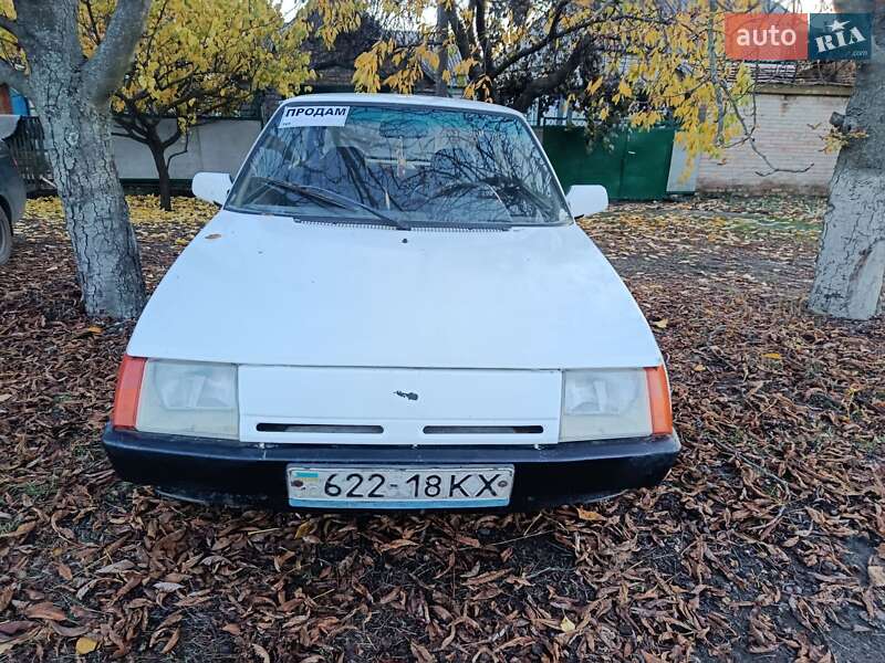 Хетчбек ЗАЗ 1102 Таврія-Нова 1999 в Синельниковому фото 3 Хетчбек ЗАЗ 1102 Таврія-Нова 1999 в Синельниковому