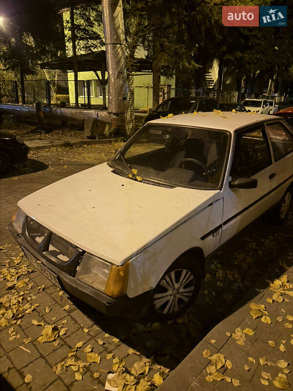 Хэтчбек ЗАЗ 1102 Таврия-Нова 1998 в Львове фото 5 Хэтчбек ЗАЗ 1102 Таврия-Нова 1998 в Львове