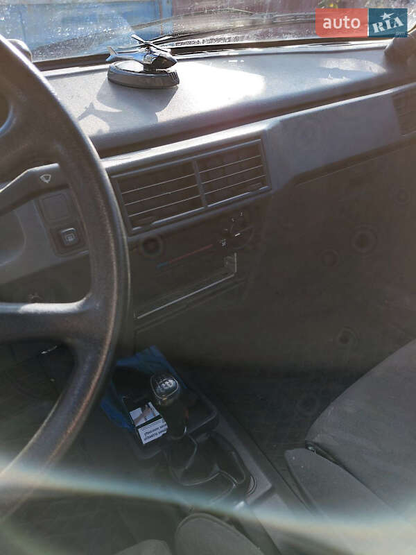 Хэтчбек ЗАЗ 1102 Таврия-Нова 2005 в Горишних Плавнях фото 9 Хэтчбек ЗАЗ 1102 Таврия-Нова 2005 в Горишних Плавнях