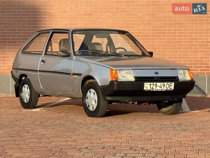 Хетчбек ЗАЗ 1102 Таврія-Нова 1998 в Одесі