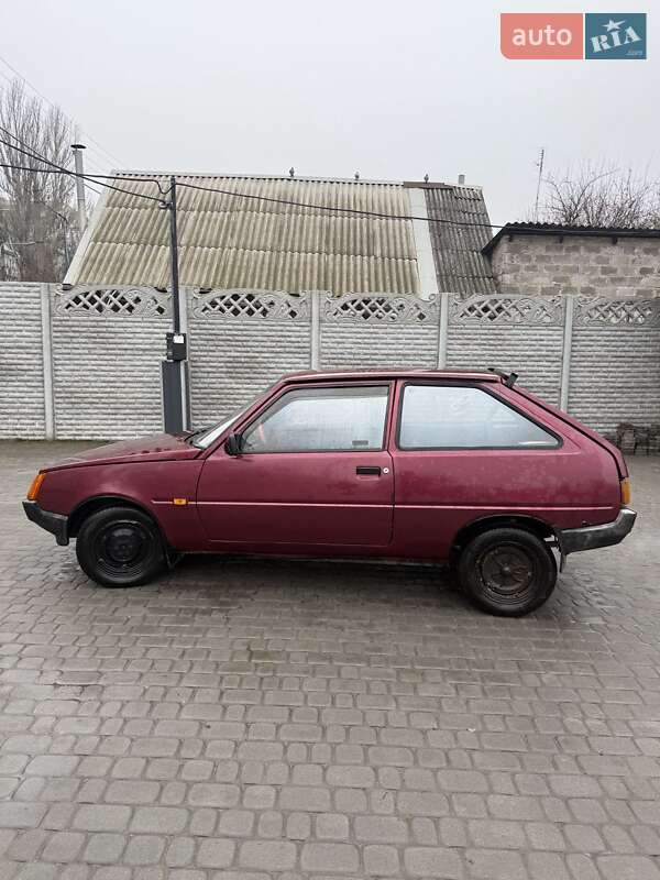 Хэтчбек ЗАЗ 1102 Таврия-Нова 2001 в Запорожье фото 6 Хэтчбек ЗАЗ 1102 Таврия-Нова 2001 в Запорожье