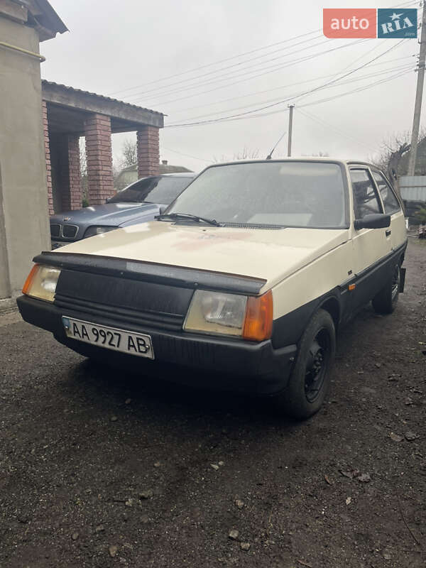 Хэтчбек ЗАЗ 1102 Таврия-Нова 2003 в Иванкове