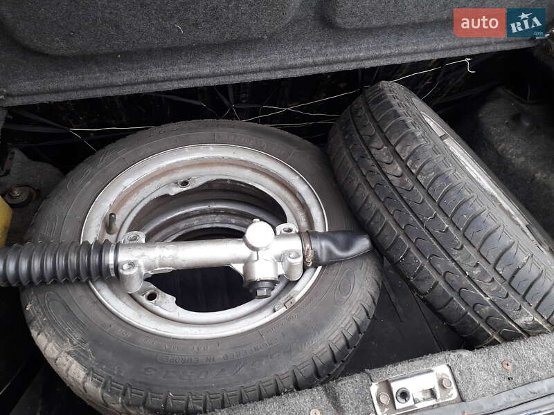 Хэтчбек ЗАЗ 1102 Таврия 2002 в Киеве