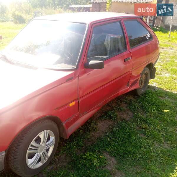 Хэтчбек ЗАЗ 1102 Таврия 1993 в Днепре
