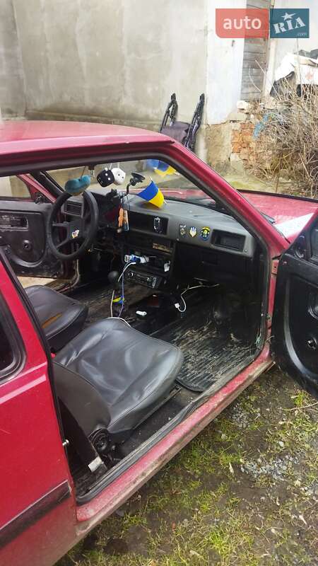 Хетчбек ЗАЗ 1102 Таврія 2003 в Кореці