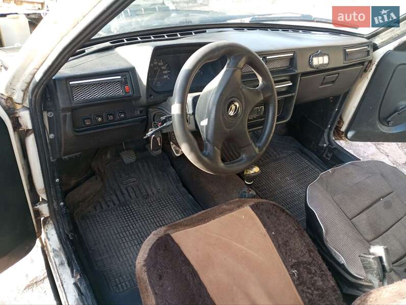 Хэтчбек ЗАЗ 1102 Таврия 1990 в Новоукраинке