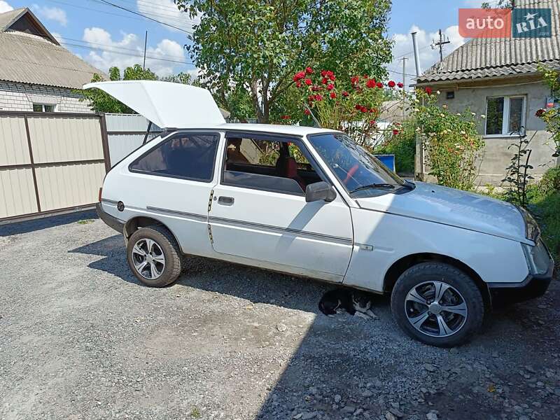 ЗАЗ 1102 Таврия 2003