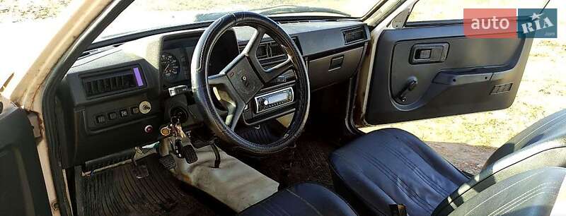 Хетчбек ЗАЗ 1102 Таврія 1995 в Одесі фото 3 Хетчбек ЗАЗ 1102 Таврія 1995 в Одесі