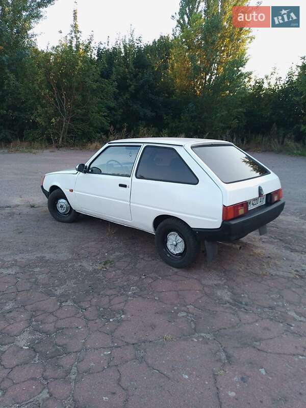 Хэтчбек ЗАЗ 1102 Таврия 1991 в Путивле