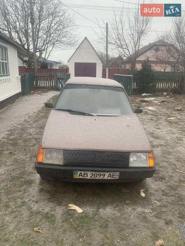 Хэтчбек ЗАЗ 1102 Таврия 1992 в Ружине