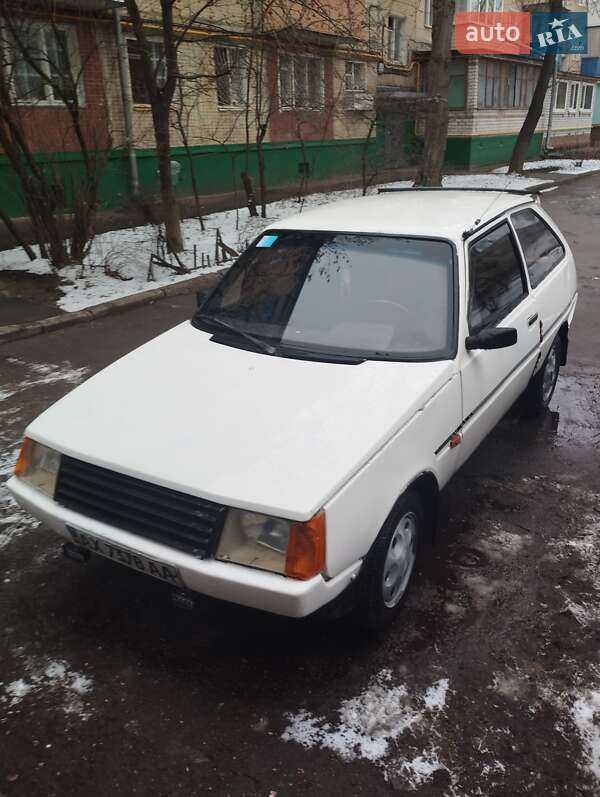 Хетчбек ЗАЗ 1102 Таврія 1993 в Харкові