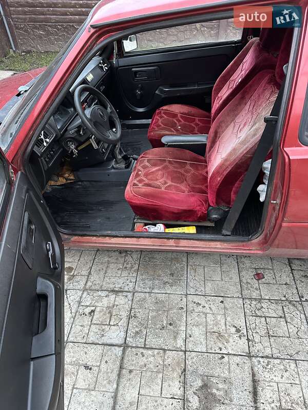 Хетчбек ЗАЗ 1102 Таврія 1992 в Балаклії фото 2 Хетчбек ЗАЗ 1102 Таврія 1992 в Балаклії