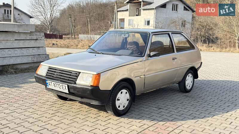 Хетчбек ЗАЗ 1102 Таврія 2001 в Івано-Франківську