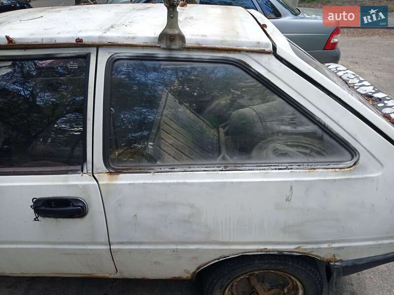 Хэтчбек ЗАЗ 1102 Таврия 1990 в Запорожье