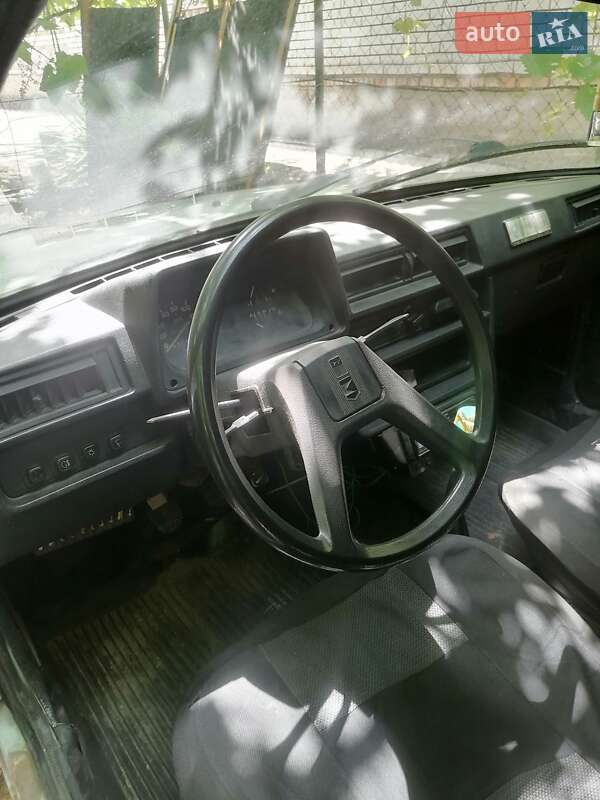Хетчбек ЗАЗ 1102 Таврія 1992 в Запоріжжі фото 4 Хетчбек ЗАЗ 1102 Таврія 1992 в Запоріжжі