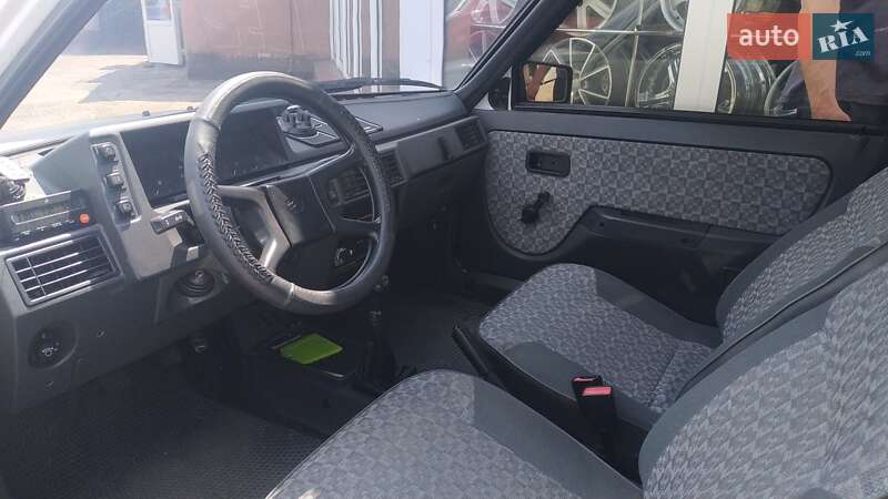 Хэтчбек ЗАЗ 1102 Таврия 2001 в Каменском
