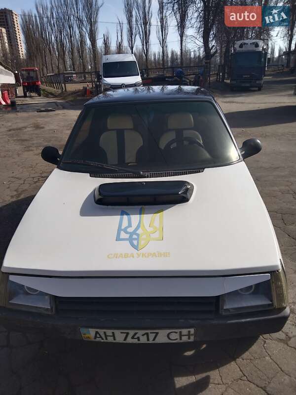 Хэтчбек ЗАЗ 1102 Таврия 1992 в Киеве фото 3 Хэтчбек ЗАЗ 1102 Таврия 1992 в Киеве