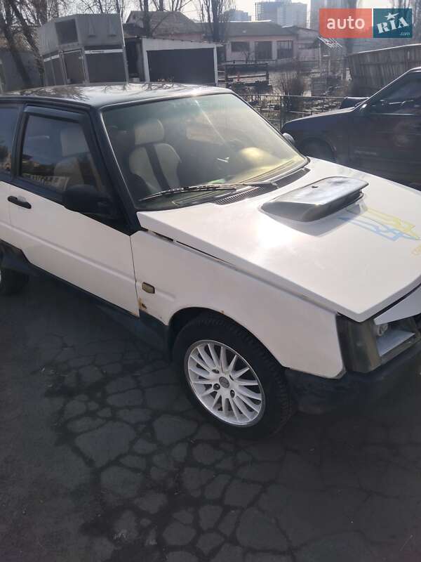 Хэтчбек ЗАЗ 1102 Таврия 1992 в Киеве фото 12 Хэтчбек ЗАЗ 1102 Таврия 1992 в Киеве