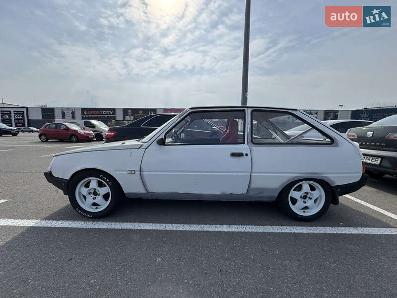 Хэтчбек ЗАЗ 1102 Таврия 1992 в Киеве фото 6 Хэтчбек ЗАЗ 1102 Таврия 1992 в Киеве