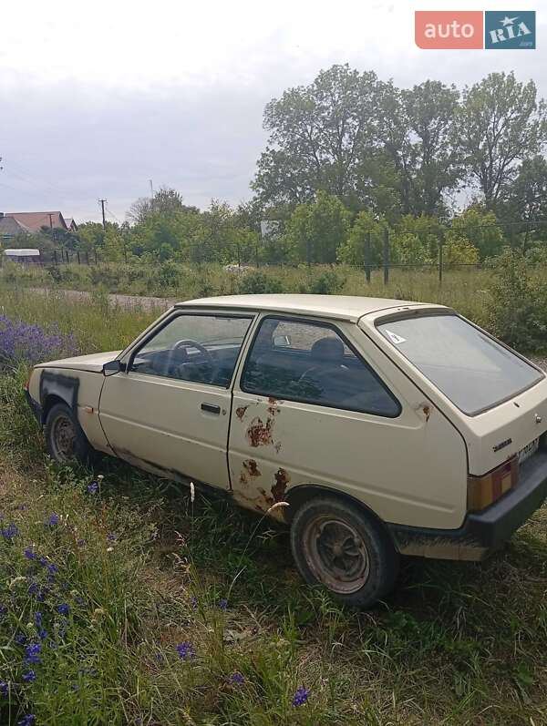 Хэтчбек ЗАЗ 1102 Таврия 1993 в Харькове