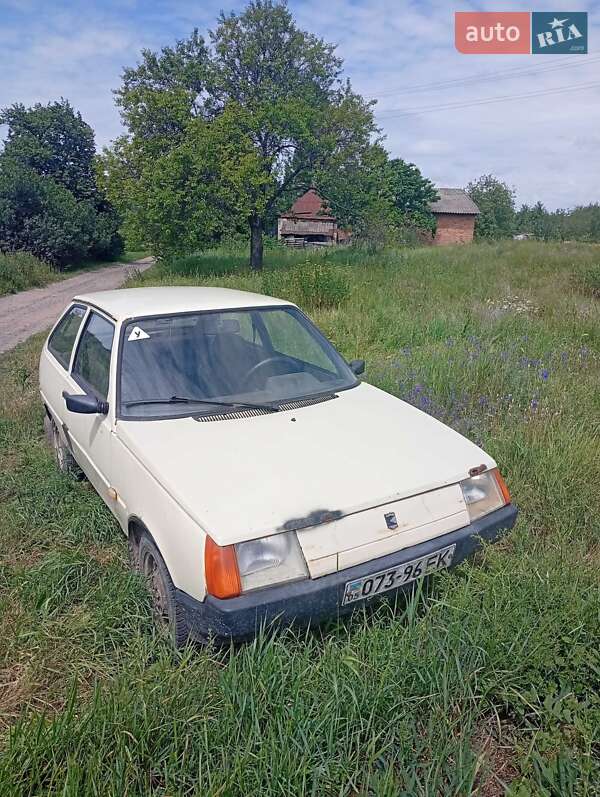 Хэтчбек ЗАЗ 1102 Таврия 1993 в Харькове