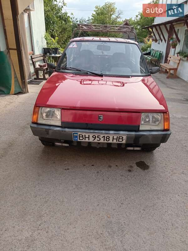 Хэтчбек ЗАЗ 1102 Таврия 1992 в Южном
