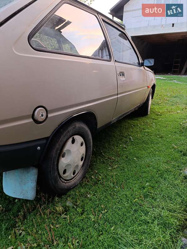 Хэтчбек ЗАЗ 1102 Таврия 1993 в Теребовле фото 13 Хэтчбек ЗАЗ 1102 Таврия 1993 в Теребовле