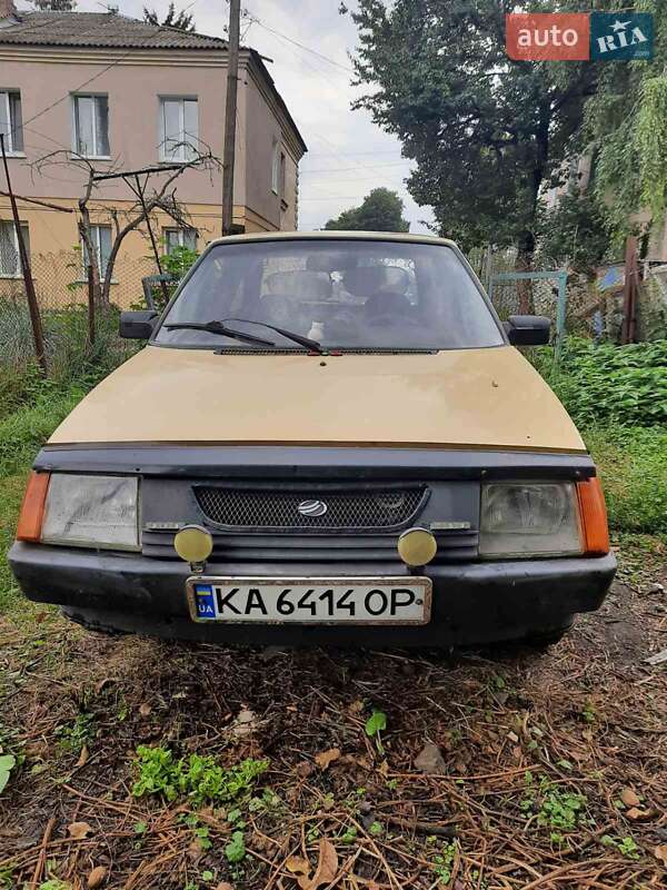 Хетчбек ЗАЗ 1102 Таврія 1989 в Десні