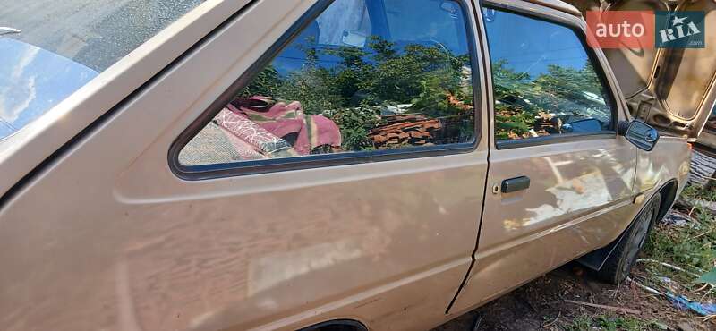 Хэтчбек ЗАЗ 1102 Таврия 1990 в Запорожье