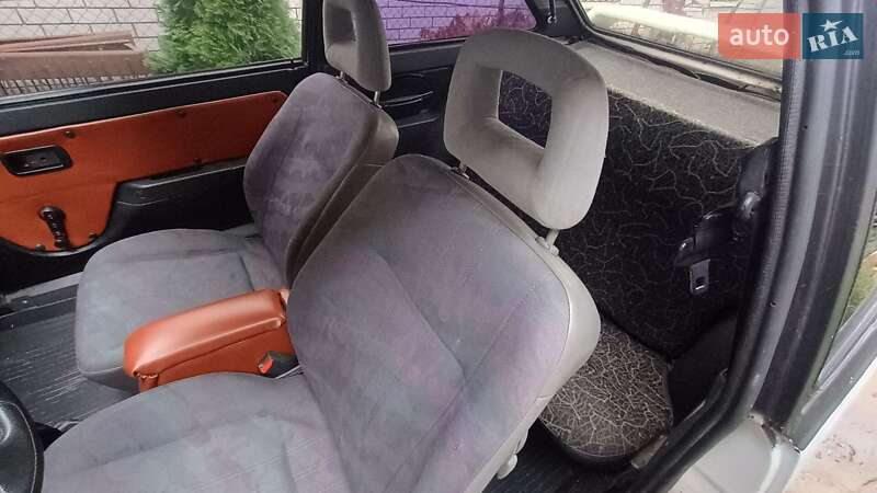 Хэтчбек ЗАЗ 1102 Таврия 1992 в Новомосковске фото 4 Хэтчбек ЗАЗ 1102 Таврия 1992 в Новомосковске