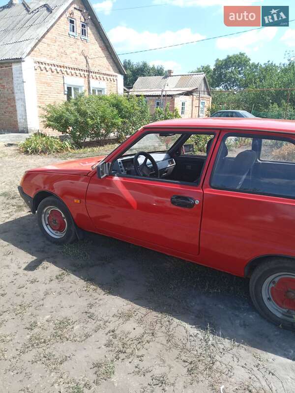 Хэтчбек ЗАЗ 1102 Таврия 1988 в Днепре фото 8 Хэтчбек ЗАЗ 1102 Таврия 1988 в Днепре