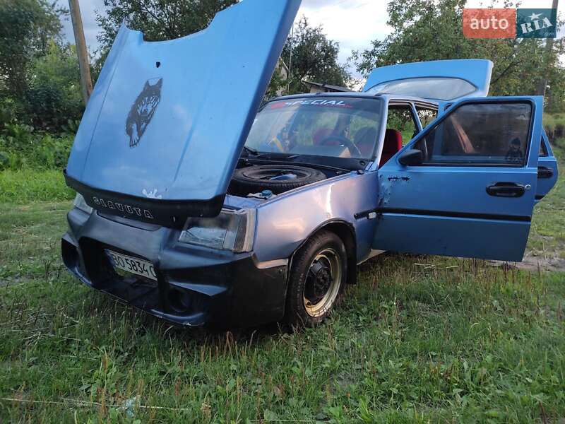 Седан ЗАЗ 1103 Славута 2003 в Львове