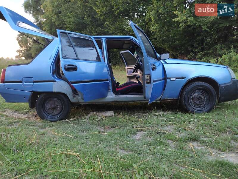 Седан ЗАЗ 1103 Славута 2003 в Львове