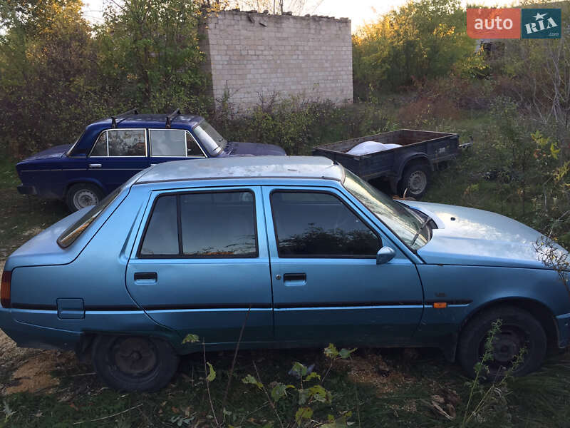 Ліфтбек ЗАЗ 1103 Славута 2004 в Запоріжжі