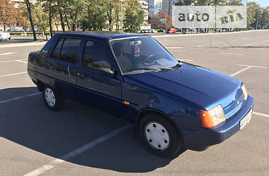 Хэтчбек ЗАЗ 1103 Славута 2004 в 