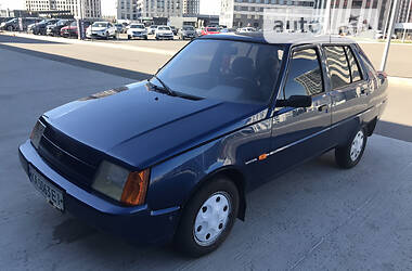 Хэтчбек ЗАЗ 1103 Славута 2004 в 