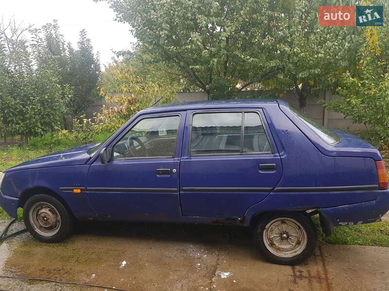 Седан ЗАЗ 1103 Славута 2003 в Попільні