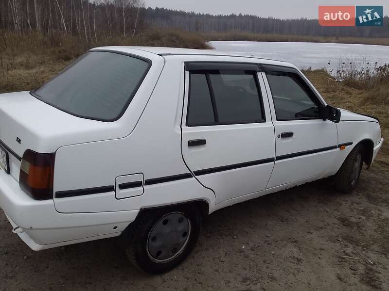 Хэтчбек ЗАЗ 1103 Славута 2006 в Ахтырке фото 2 Хэтчбек ЗАЗ 1103 Славута 2006 в Ахтырке
