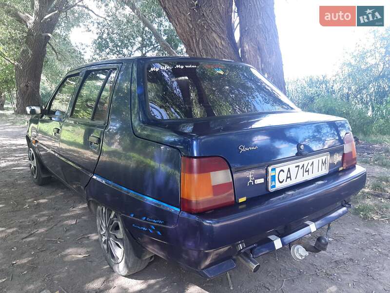 Лифтбек ЗАЗ 1103 Славута 2004 в Умани