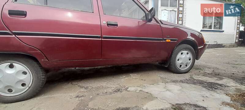 Лифтбек ЗАЗ 1103 Славута 2001 в Новоархангельске фото 13 Лифтбек ЗАЗ 1103 Славута 2001 в Новоархангельске