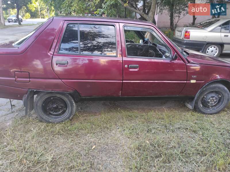 Лифтбек ЗАЗ 1103 Славута 2000 в Днепре фото 4 Лифтбек ЗАЗ 1103 Славута 2000 в Днепре