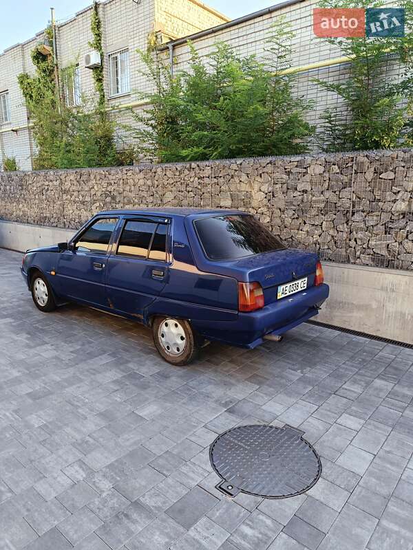 Лифтбек ЗАЗ 1103 Славута 2002 в Днепре