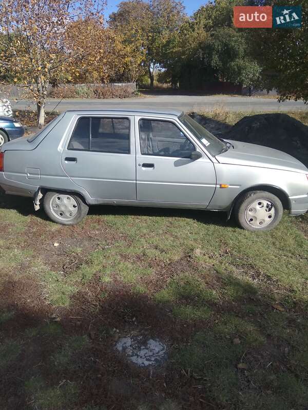 Лифтбек ЗАЗ 1103 Славута 2009 в Лысянке