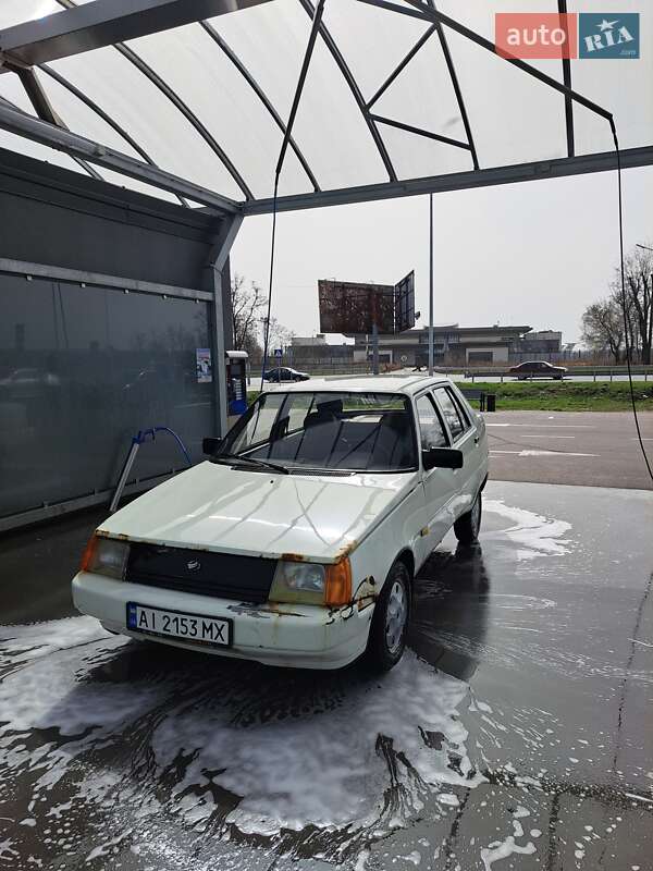 Лифтбек ЗАЗ 1103 Славута 2004 в Борисполе